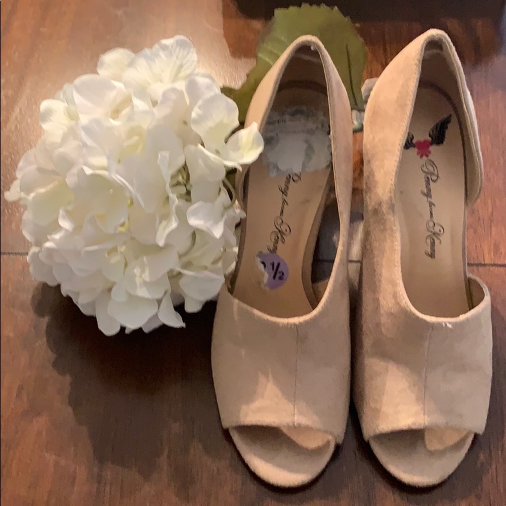 Penny Loves Kenny Suede Heels